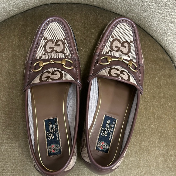 Gucci Monogram horsebit loafer size 37 - Picture 4 of 9